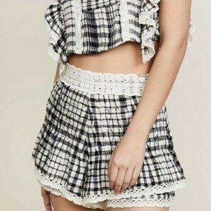 Free People Size 2 Tessa Shorts Gingham Checkered Crochet Black Cream Pleated